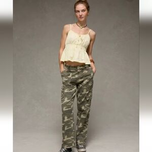 AE Low-Rise Baggy Straight Cargo Pant